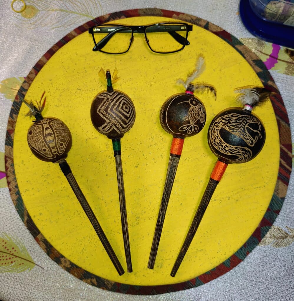 maraca shipibo tambor chamanico